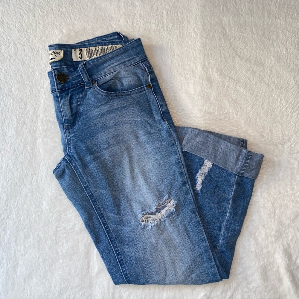 Indigo Rein Jean‎ Capri Blue Distressed Low rise size 3